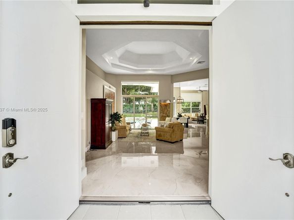 2557 NE Montclaire Cir, Weston FL 33327