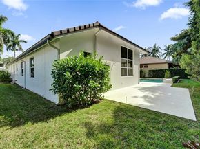 2557 NE Montclaire Cir, Weston FL 33327