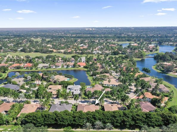 2557 NE Montclaire Cir, Weston FL 33327