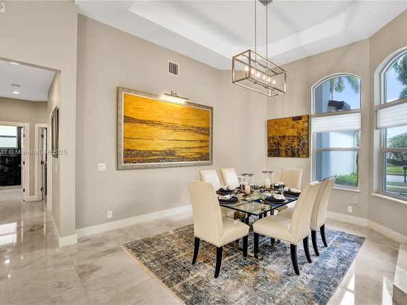 2557 NE Montclaire Cir, Weston FL 33327