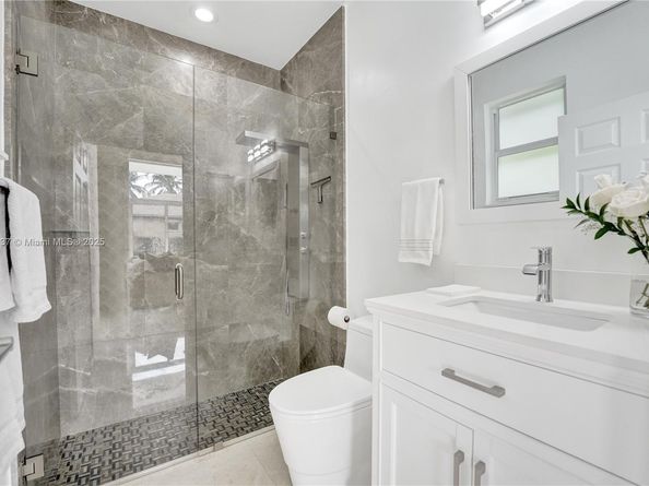 2557 NE Montclaire Cir, Weston FL 33327