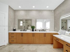 2557 NE Montclaire Cir, Weston FL 33327