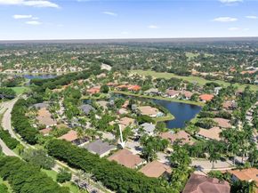 2557 NE Montclaire Cir, Weston FL 33327