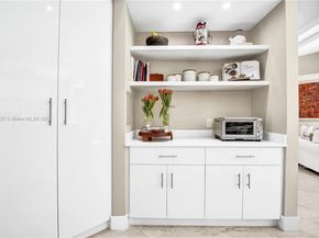 2557 NE Montclaire Cir, Weston FL 33327