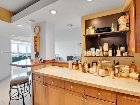 919 Hillcrest Dr 704, Hollywood FL 33021