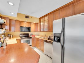 919 Hillcrest Dr 704, Hollywood FL 33021