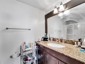 919 Hillcrest Dr 704, Hollywood FL 33021