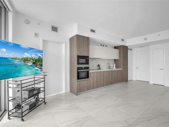 2900 NE 7th Ave 1806, Miami FL 33137