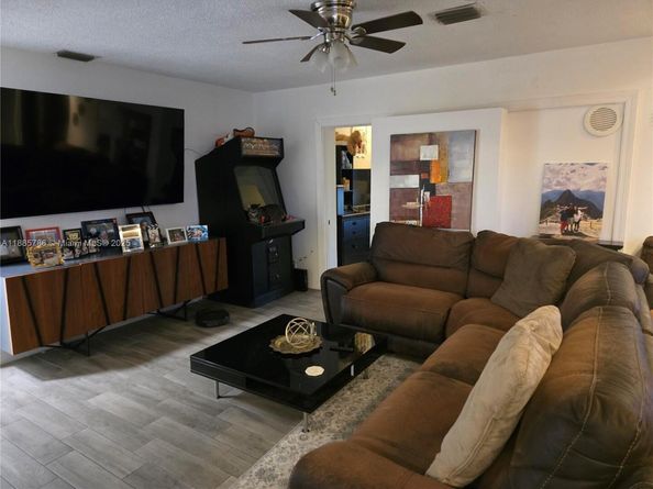 6129 Royal Palm Blvd, Margate FL 33063
