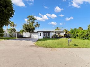 6108 NW 8th St, Margate FL 33063
