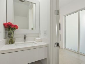 3525 Day Ave, Miami FL 33133