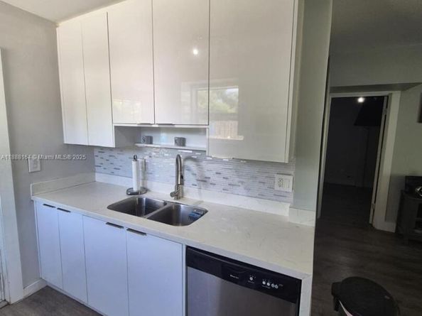 5240 NE 16th Ter, Pompano Beach FL 33064