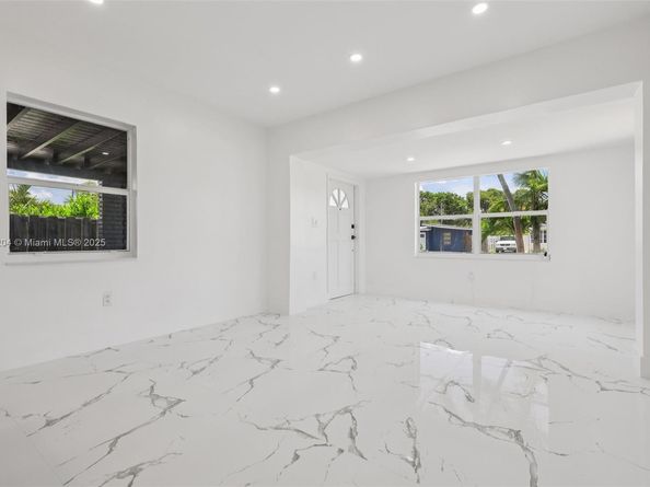 232 SW 22nd St, Fort Lauderdale FL 33315