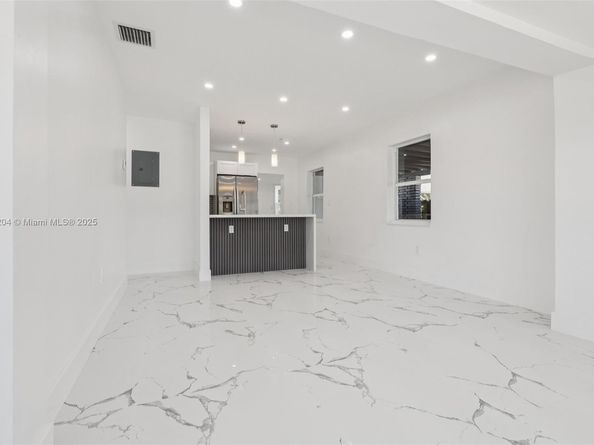 232 SW 22nd St, Fort Lauderdale FL 33315