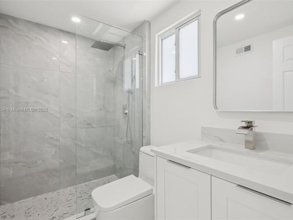 232 SW 22nd St, Fort Lauderdale FL 33315