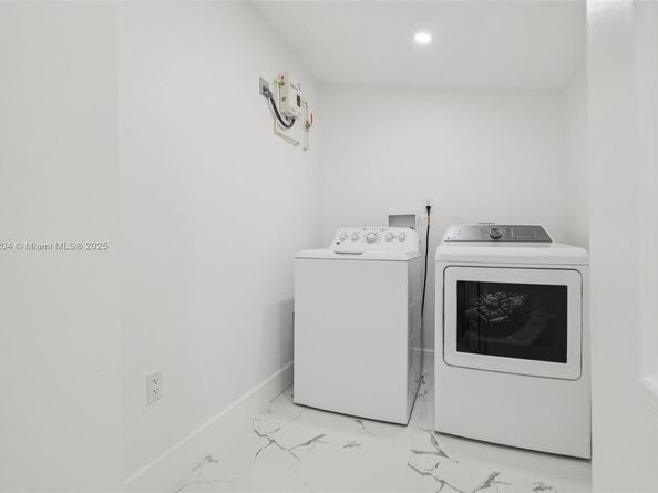 232 SW 22nd St, Fort Lauderdale FL 33315