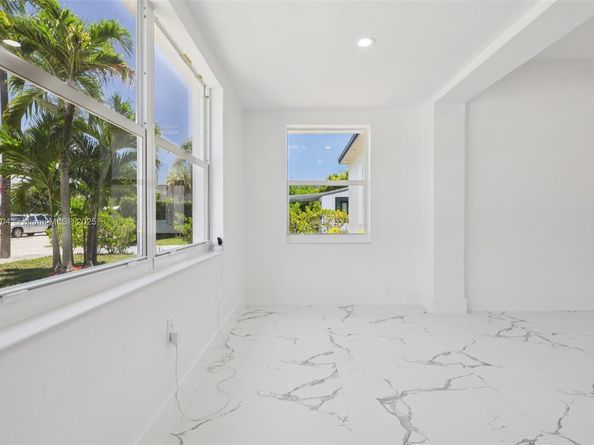 232 SW 22nd St, Fort Lauderdale FL 33315