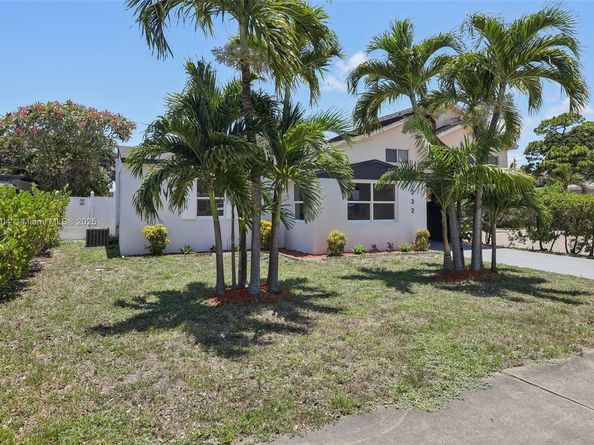 232 SW 22nd St, Fort Lauderdale FL 33315