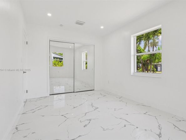 232 SW 22nd St, Fort Lauderdale FL 33315