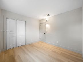 2350 NW 56th St, Miami FL 33142