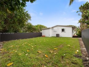 2350 NW 56th St, Miami FL 33142