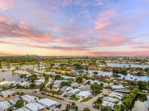 5720 Lakeshore Dr, Dania Beach FL 33312