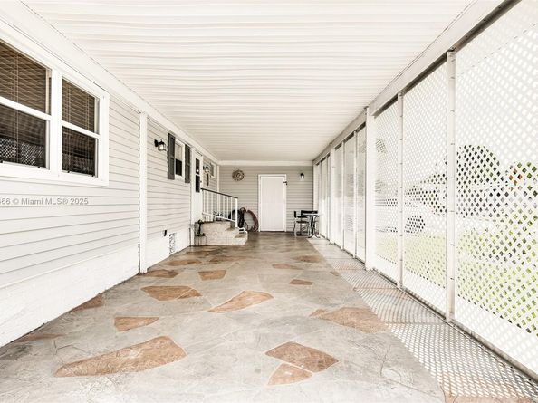 5720 Lakeshore Dr, Dania Beach FL 33312