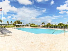5720 Lakeshore Dr, Dania Beach FL 33312