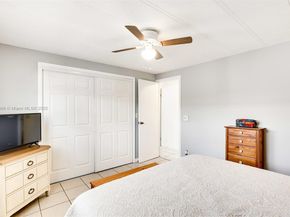 5720 Lakeshore Dr, Dania Beach FL 33312