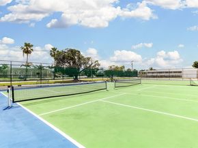 5720 Lakeshore Dr, Dania Beach FL 33312
