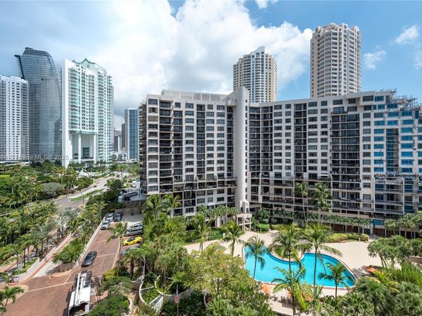 520 Brickell Key Dr A1102, Miami FL 33131