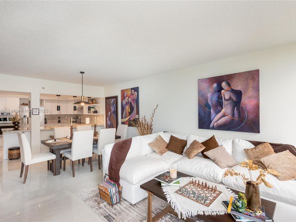 520 Brickell Key Dr A1102, Miami FL 33131