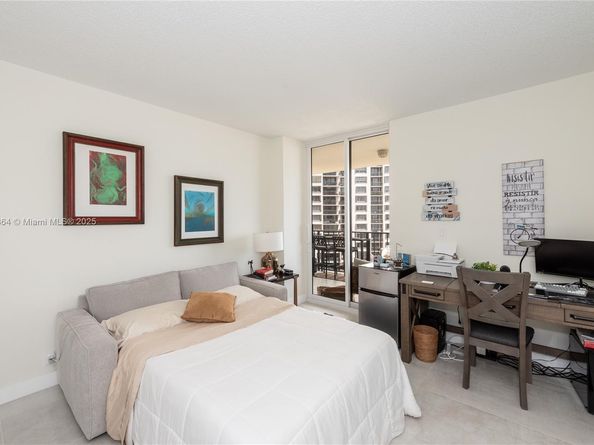 520 Brickell Key Dr A1102, Miami FL 33131