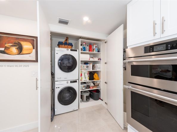 520 Brickell Key Dr A1102, Miami FL 33131