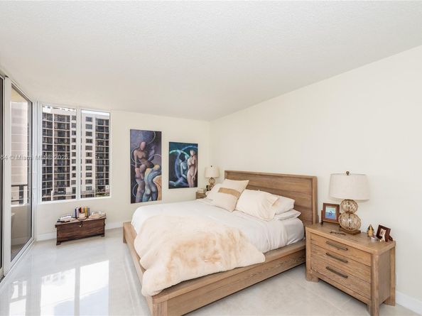 520 Brickell Key Dr A1102, Miami FL 33131