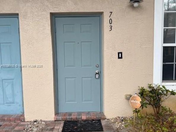 703 NW 42 Avenue, Plantation FL 33317