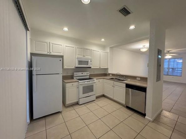 703 NW 42 Avenue, Plantation FL 33317