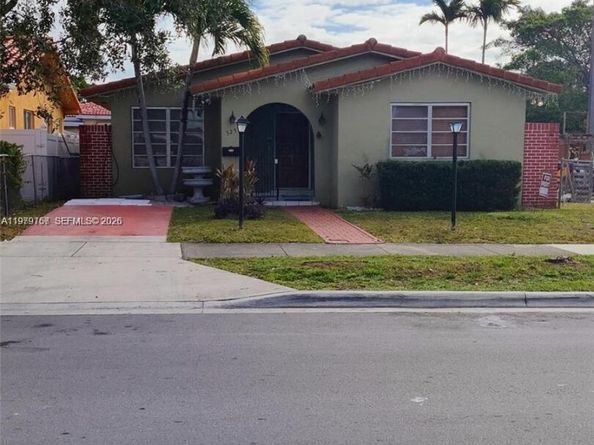 525 SW 56th Ave, Miami FL 33134