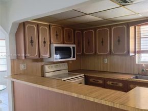 525 SW 56th Ave, Miami FL 33134