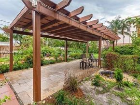 1025 NE 17th Way, Fort Lauderdale FL 33304