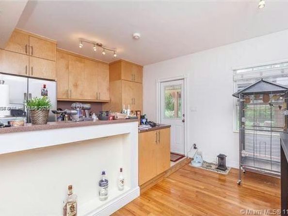 1025 NE 17th Way, Fort Lauderdale FL 33304