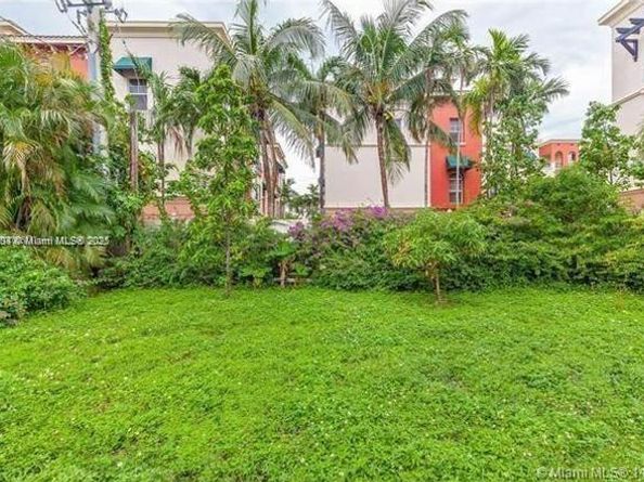 1025 NE 17th Way, Fort Lauderdale FL 33304