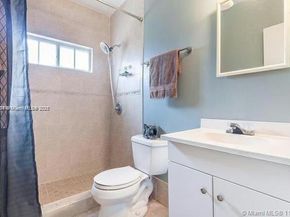 1025 NE 17th Way, Fort Lauderdale FL 33304