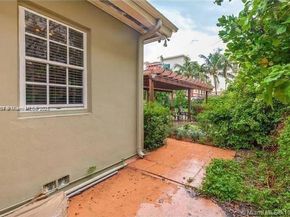 1025 NE 17th Way, Fort Lauderdale FL 33304