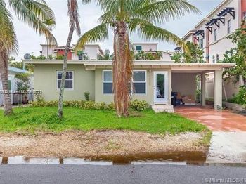 1025 NE 17th Way