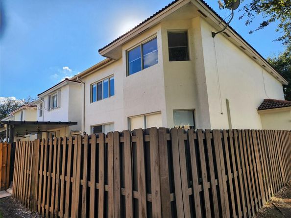 7257 NW 113th Pl, Doral FL 33178