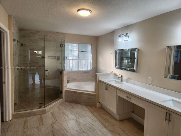 7257 NW 113th Pl, Doral FL 33178