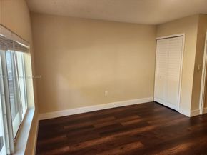 7257 NW 113th Pl, Doral FL 33178