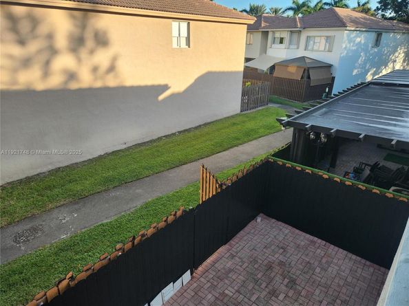 7257 NW 113th Pl, Doral FL 33178