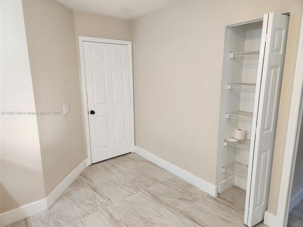 7257 NW 113th Pl, Doral FL 33178